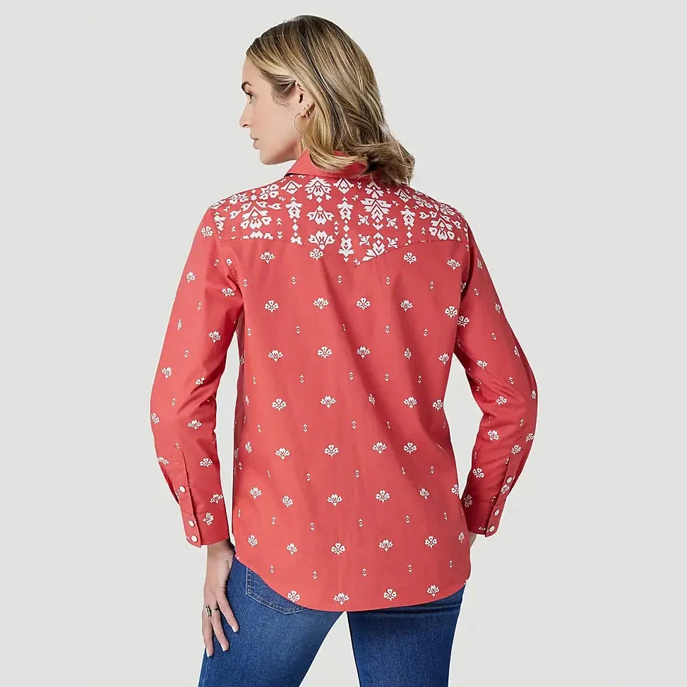 WRANGLER WOMENS RETRA AMERICANA BANDANA WESTERN SNAP SHIRT 4 WRANGLER WOMENS RETRA AMERICANA BANDANA WESTERN SNAP SHIRT - Image 2