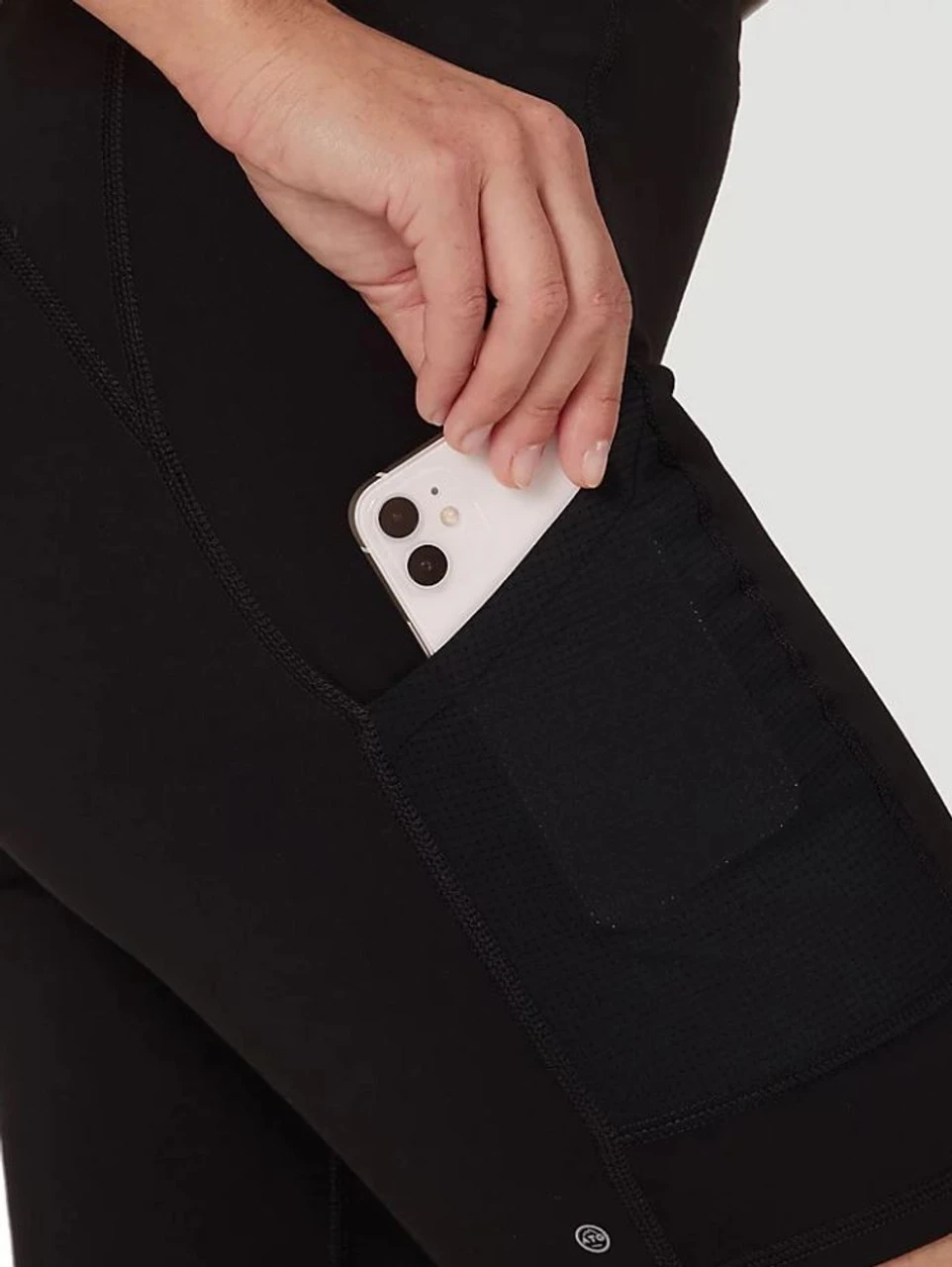 Wrangler Womens Black ATG Compression Shorts 6 Wrangler Womens Black ATG Compression Shorts - Image 4