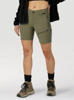 Wrangler Womens ATG FWDS Zip Pocket Shorts