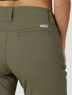 Wrangler Womens ATG FWDS Zip Pocket Shorts -Wrangler Store P2520060 3 53958.1644335935