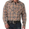 Wrangler Men's Retro Long Sleeve Sawtooth Snap Pocket Western Shirt In Tan