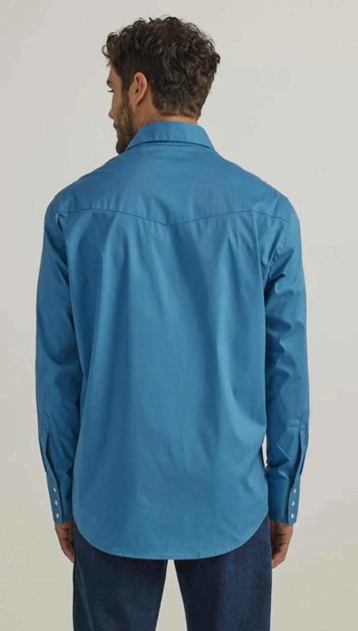 Wrangler Mens Wrinkle Resistant Blue Classic Fit Shirt 4 Wrangler Mens Wrinkle Resistant Blue Classic Fit Shirt - Image 2
