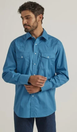 Wrangler Mens Wrinkle Resistant Blue Classic Fit Shirt