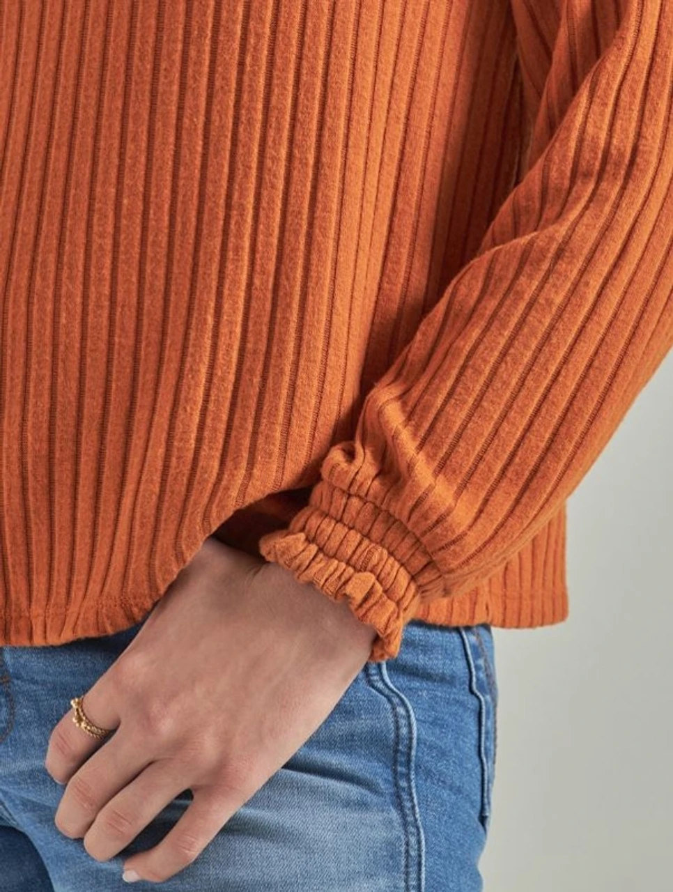 Wrangler Ladies Tan Americana V-Neck Shirt 7 Wrangler Ladies Tan Americana V-Neck Shirt - Image 5