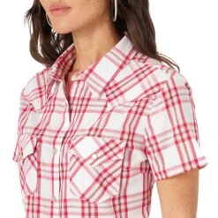 Wrangler Women's Short Sleeve Plaid Snap Shirt -Wrangler Store img16461 wrangler women s short sleeve plaid snap shirt