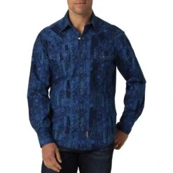 Wrangler Men's Retro Premium Bandana Print Snap Shirt