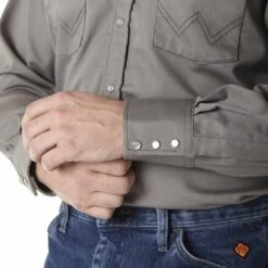 Wrangler Men's FR Flame Resistant Snap Work Shirt -Wrangler Store img36733 wrangler men s fr flame resistant snap work shirt