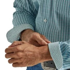 Wrangler Men's George Strait Mini Plaid Button-Down Shirt -Wrangler Store img94688 wrangler men s george strait mini plaid button down shirt