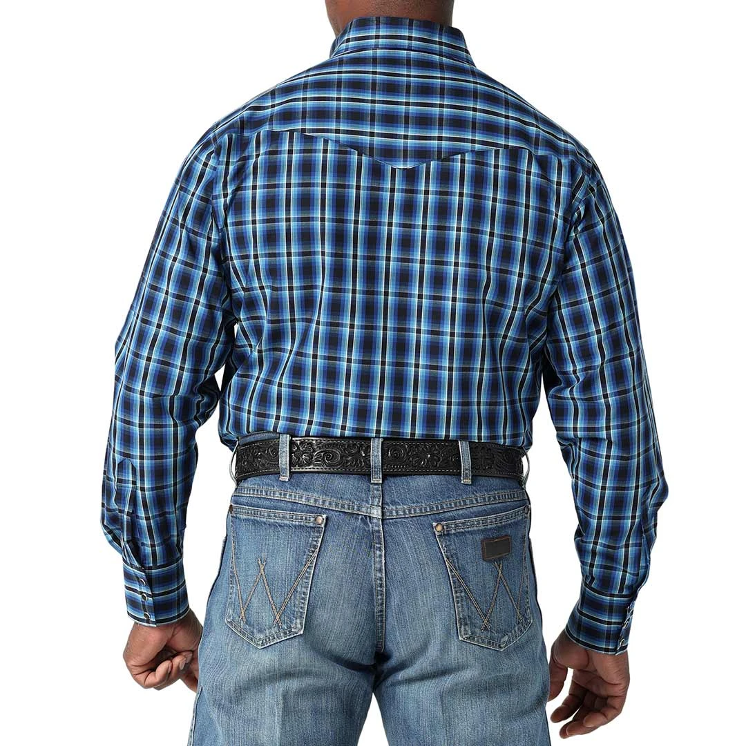 Wrangler Men's Plaid Snap Western Shirt 4 Wrangler Men's Plaid Snap Western Shirt - Image 2